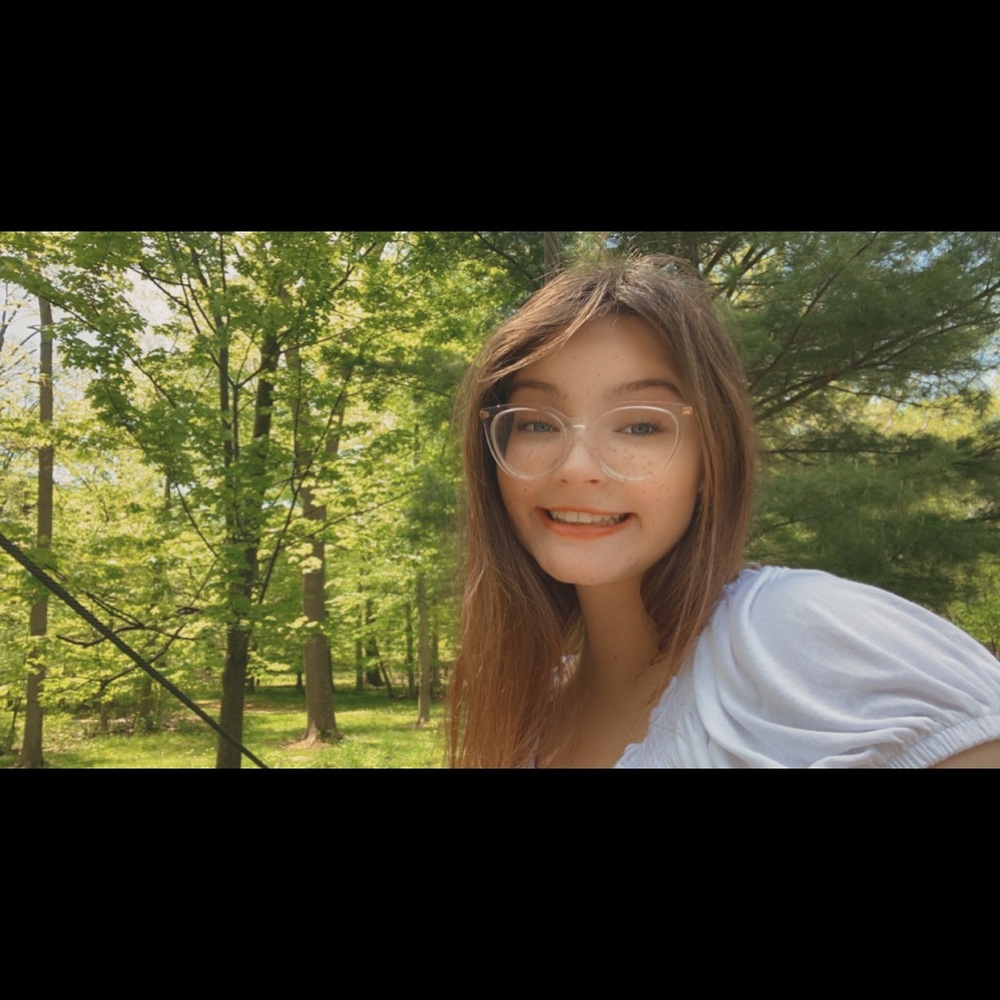 Meet your Posher, Olivia